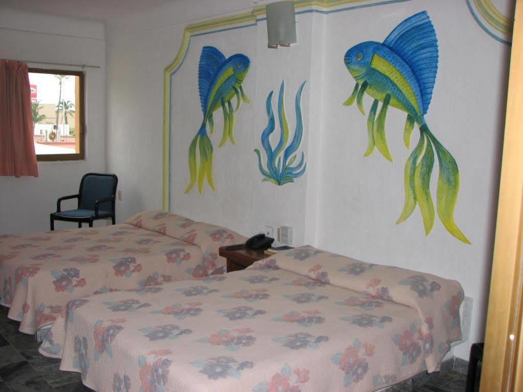 Hotel Y Suites Plaza Manzanillo Exterior foto
